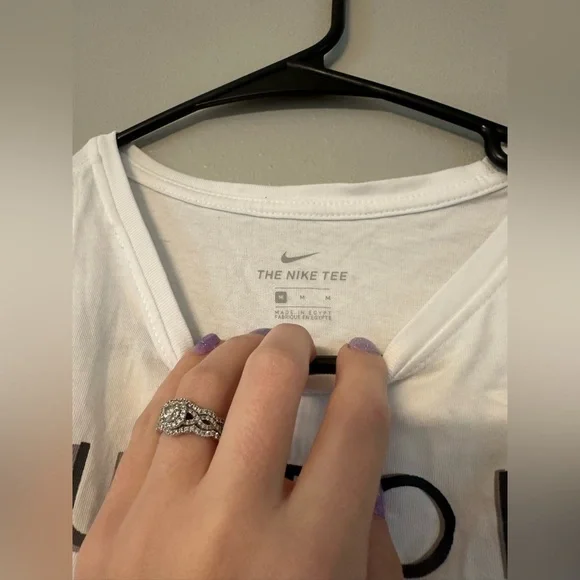 🚫sold🚫Nike White Tank with Blue Graphic - Picture 2 of 4